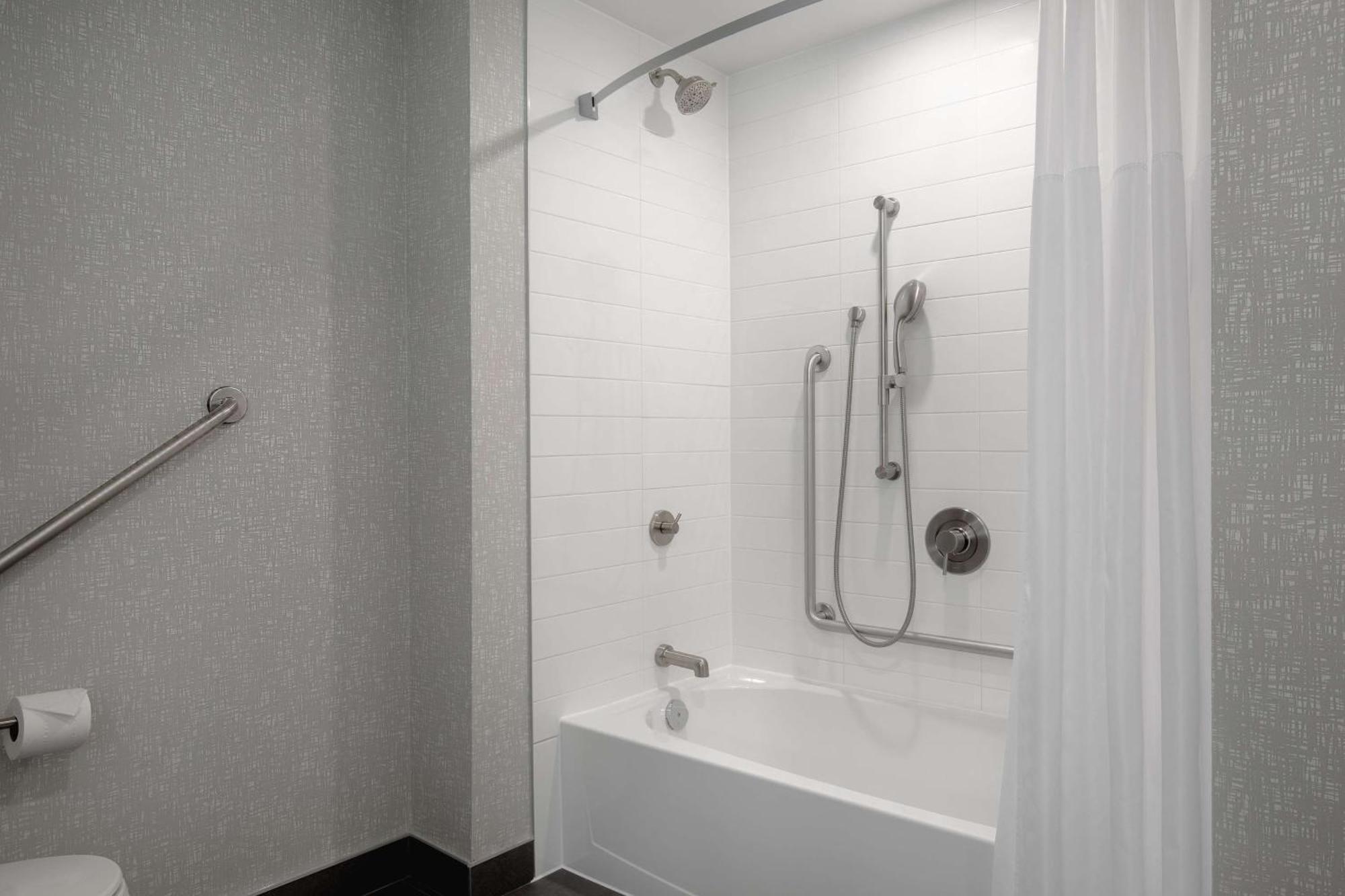 Hampton Inn By Hilton Brampton - Toronto Zewnętrze zdjęcie
